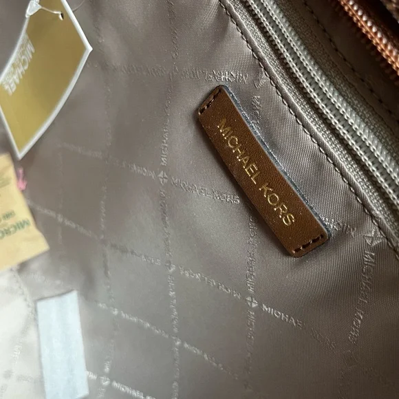 NWT Michael Kors “Jet Set” medium zip top tote - Picture 7 of 13